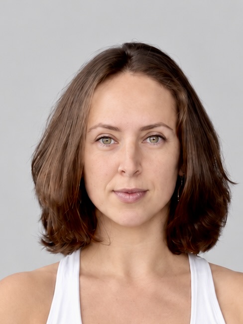 Tanya Foto Anina Schuller ist Yogalehrerin im Team vom yogaatelier in Krailling.